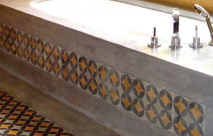 Des carreaux de ciment à motifs géométriques de BlattChaya.