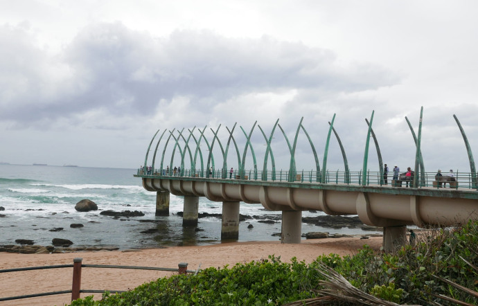 Le whale Bone Pier, à Umhlanga, la destination favorite des étudiants universitaires sud-africains pour leurs vacances.