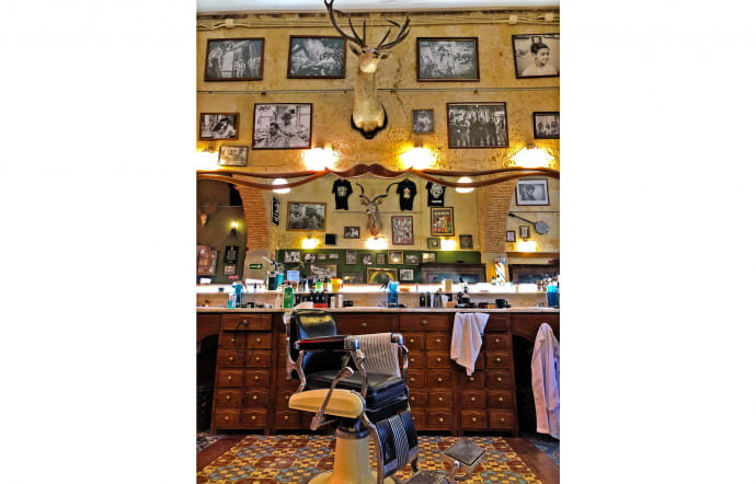 Figaro’s Barbershop Rosemary, Rua do Alecrim 39, tél. +351 21 347 0199.