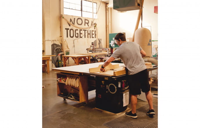 ADX Maker Space témoigne de cet esprit d’initiative alternatif. Il met ses locaux à la disposition des artistes et des artisans.