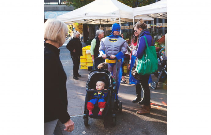 Chaque samedi, les habitants (même les plus originaux) affluent vers le flagship des farmers’ markets, installé sur le campus de l’université. Il rassemble environ 200 producteurs de la région. Très tôt, la ville de Portland a su concilier développement économique et protection de l’environnement.