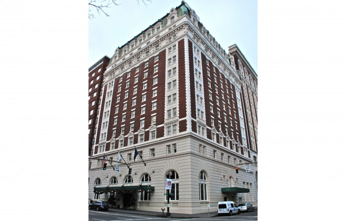 309 Southwest Broadway, tél. +1 (503) 228-2000, www.coasthotels.com.