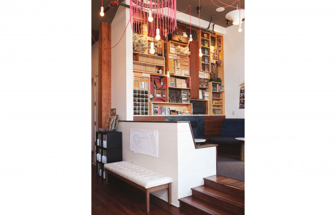 258 14th Street, tél. +1 (503) 325-4747, www.commodoreastoria.com.