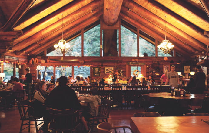42362 Highway 26, tél. +1 (503) 755-1818, www.camp18restaurant.com.