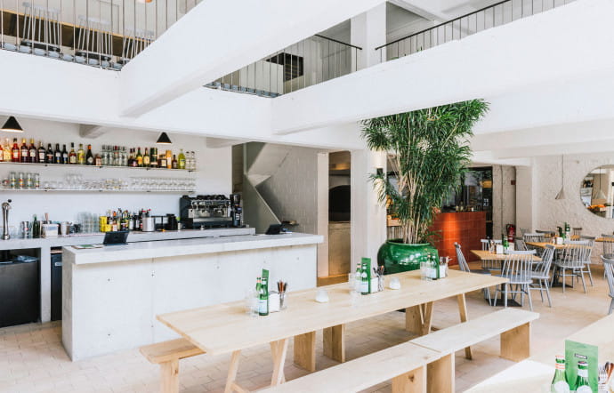 Standard, Regine Beerplein 1, PAKT. Tél. +32 (0)3 230 13 41, www.standardpizza.be.