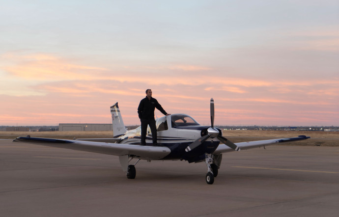Tous les appareils qui sortent des hangars de l’usine Beechcraft de Wichita sont soumis à une batterie de tests menée par Will Klein, le pilote d’essai maison.