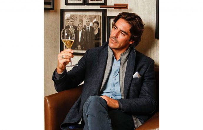 Ana a sollicité le Master of Wine Ned Goodwin pour l’aider à choisir les vins qui seront proposés dans ses classes avant.