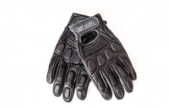Les gants en cuir de Faster Sons.