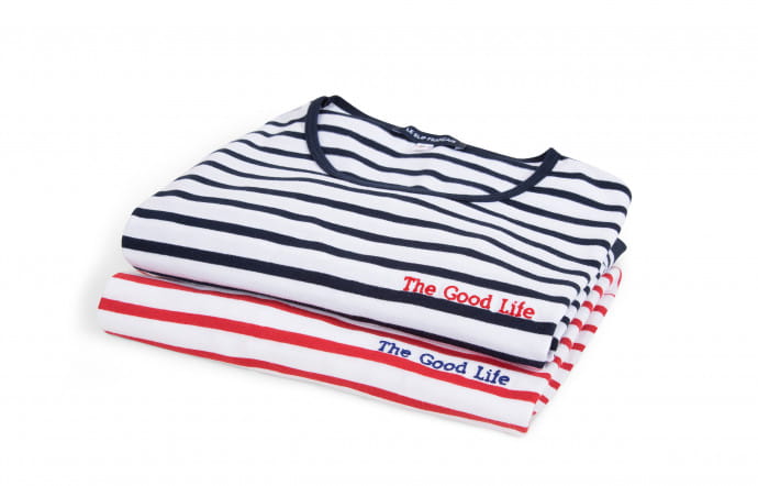 En bleu ou en rouge, la marinière unisexe Le Slip Français x The Good Life est disponible en édition très limitée !