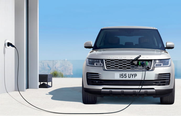 La Range Sport P400e de Land Rover, premier véhicule hybride du constructeur britannique.