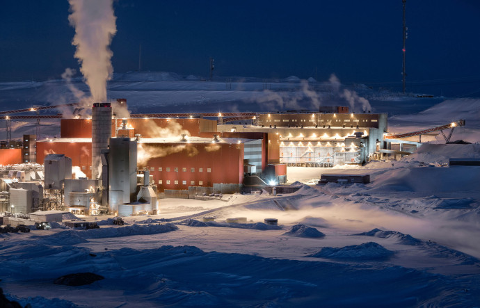 La mine de fer de Kiruna, exploitée par la compagnie Lkab, est la plus grosse du monde. Chaque jour, l’équivalent de six tours Eiffel de minerai en est extrait.