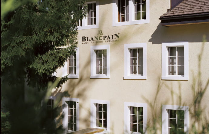 Au hameau du Brassus, « la Ferme » accueille les ateliers où une cinquantaine de personnes élaborent les modèles d’exception à la main.