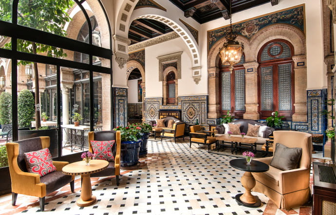 San Fernando, 2. Tél. +34 954 917 000. www.hotel-alfonsoxiii-sevilla.com.