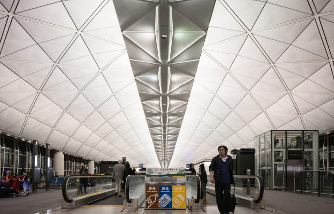 Grâce à une extension sur la mer de 650 ha, Hong Kong aura, d’ici à 2030, une troisième piste d’atterrissage. Un chantier à 14,6 Mds €.