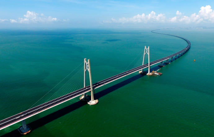 Autre chantier pharaonique, le pont-tunnel reliant Hong Kong à Macao via Zhuhai.