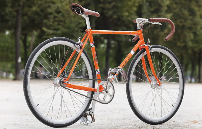 Peugeot Legend LU01, urban, 7 vitesses, 599 €.