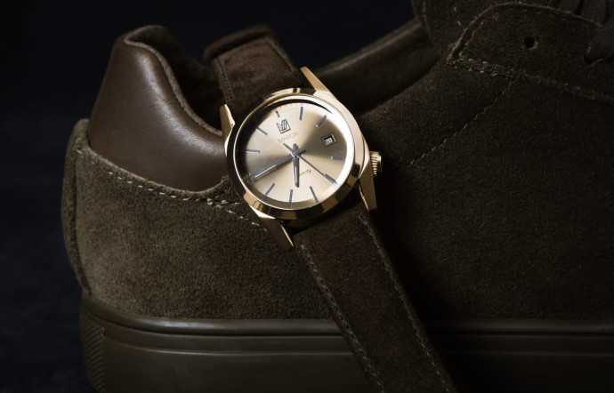 La collection capsule Clae x March LA.B est composée d’une paire de sneakers et d’une montre en édition limitée.