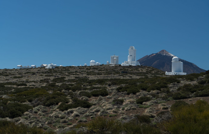 Les télescopes de l’Observatoire du Teide, sur l’île de Ténérife, observent le Soleil ou scrutent le ciel de jour et de nuit.