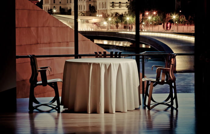Avenida Abandoibarra, 2. Tél. +34 944 000 430. www.neruaguggenheimbilbao.com