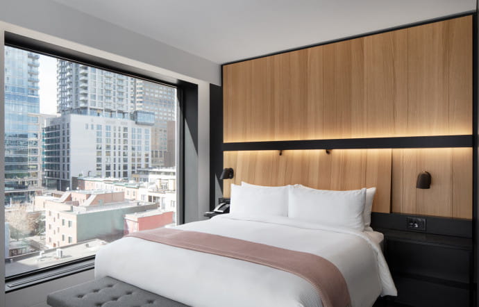 1041 Rue de Bleury. Tél. +1 514-379-2000. www.hotelmonville.com