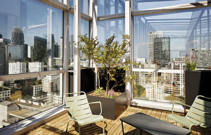 Une terrasse a été ajoutée au 15e étage.