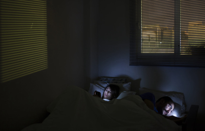 « Technology in Bed », Hanif Shoaei, 2014.