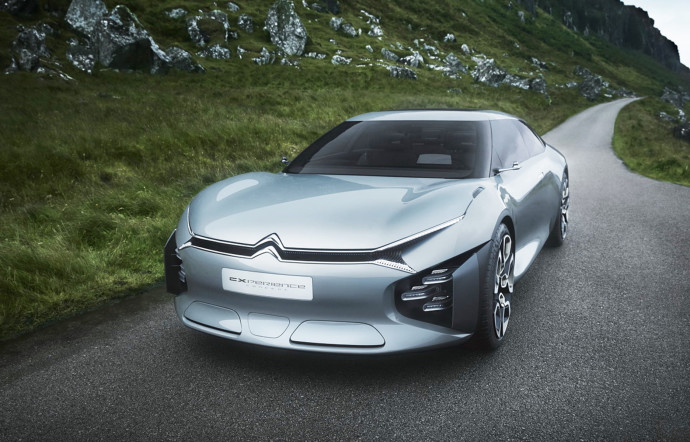Dévoilé fin 2016, le concept-car CXperience réinvente les codes de la berline haut de gamme et annonce le futur technologique de la marque.