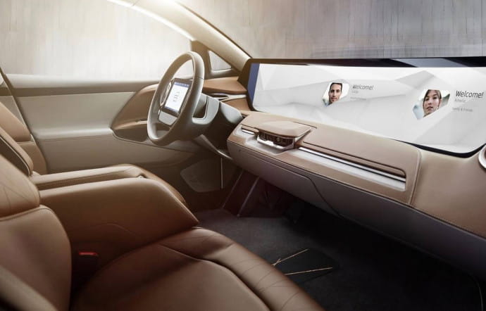 Le SUV électrique Byton a fait sensation au dernier CES , à Las Vegas. Son écran tactile de plus d’un mètre de long occupe tout le tableau de bord.