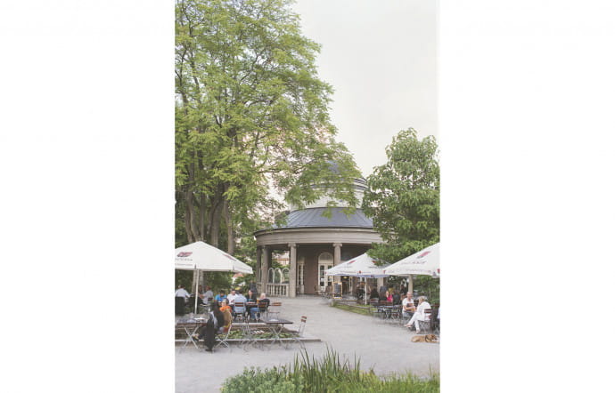 Hohenheimer Strasse 119. Tél. +49 711 236 7360. www.teehaus-stuttgart.de
