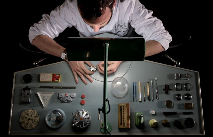Colin de Tonnac dans son atelier, à Bordeaux.