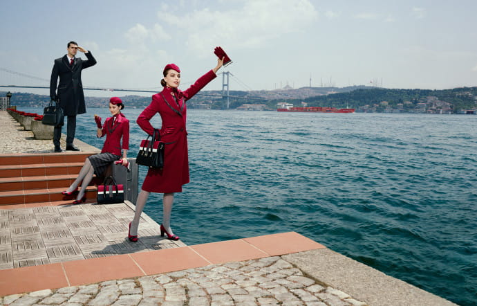 Les nouveaux uniformes de Turkish Airlines, shootés par Miles Aldridge à Istanbul.