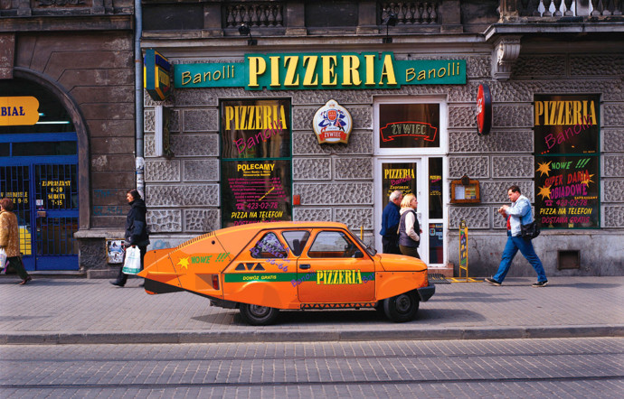 Aéro at 2.1 Pizza Banolli, Alain Bublex, 2002