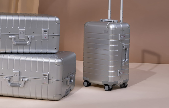 La ligne haut-de-gamme en aluminium. Les autres valises de la marque sont en polycarbonate.