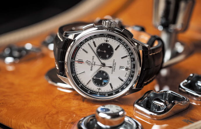 Premier B01 Chronographe 42, Breitling, cadran 42 mm, boîtier en acier inoxydable, dès 7 700 €.