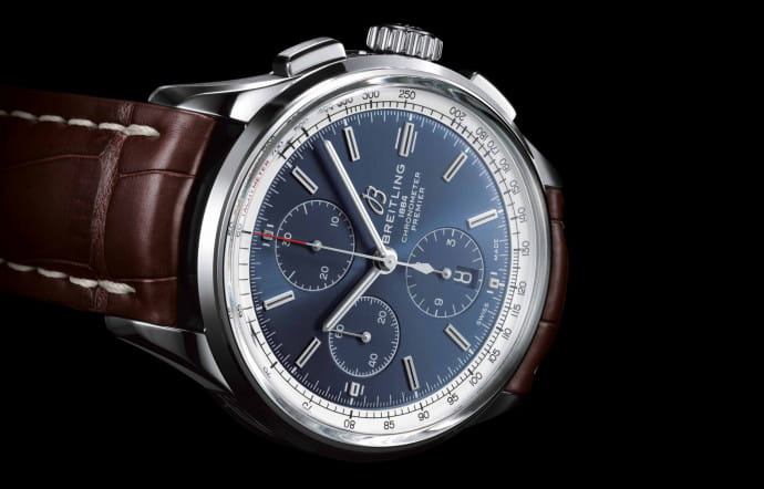 Premier Chronographe 42, Breitling, cadran 42 mm, boîtier en acier inoxydable, dès 5 700 €.