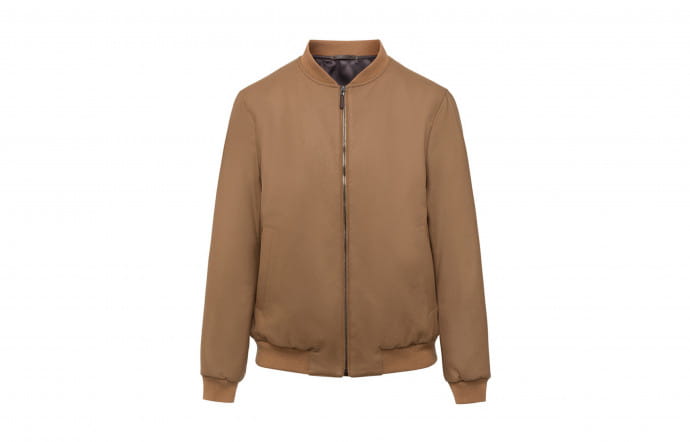 Hackett, 695 €.