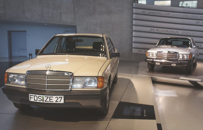 Stuttgart et sa région constituent le cœur de l’industrie automobile allemande, avec de nombreuses usines, comme celle de Porsche, et des lieux d’exposition, tel le musée Mercedes-Benz (photo).