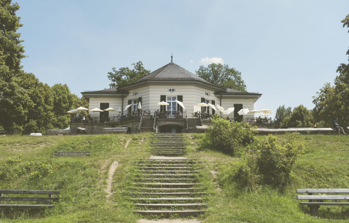 Bärenschlössle im Rotwildpark, Mahdentalstrasse 14. Tél. +49 711 692 550. www.baerenschloessle.com