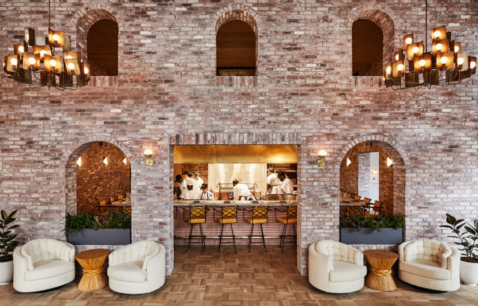 Le restaurant Klein’s s’ouvre en plein dans le lobby de l’hôtel.