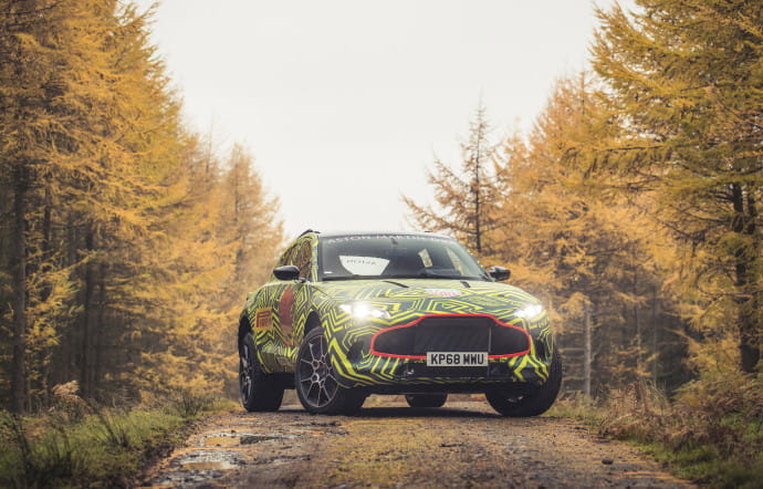 Le prototype de l’Aston Martin DBX, lors de son premier test grandeur nature au Pays de Galles.