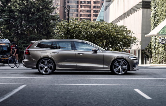 Volvo V60.