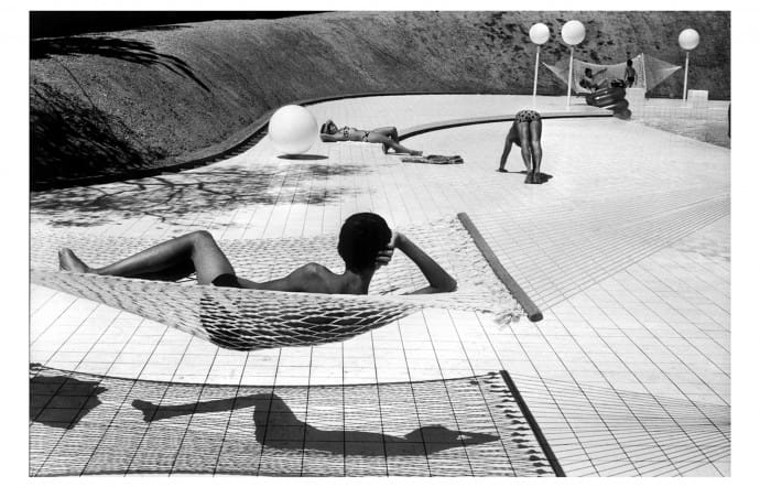 Piscine conçue par Alain Capeillères, Le Brusc, été 1976.