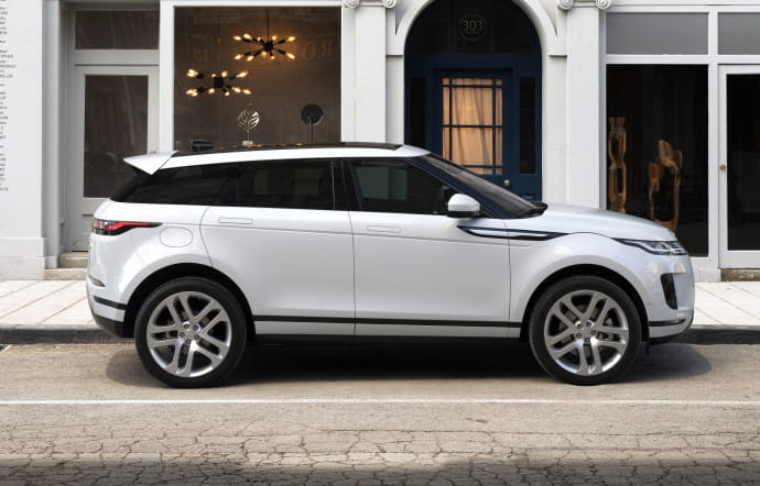 Le nouvel Evoque sera disponible d’ici la fin de l’année, avant une version hybride rechargeable en 2020.