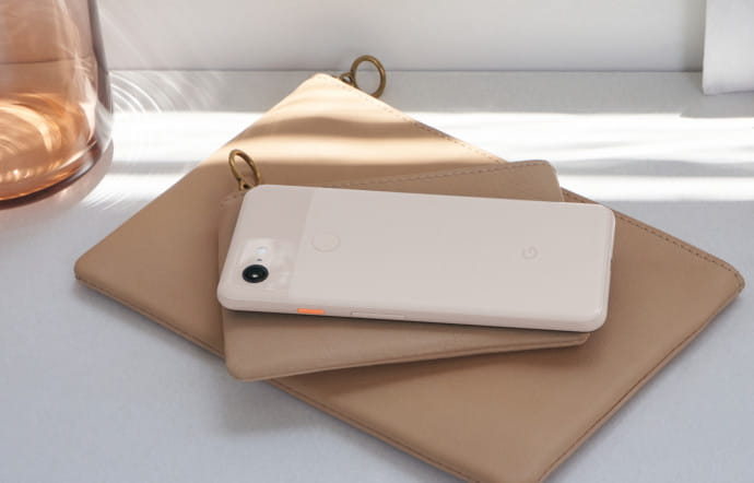 Le Pixel 3 ne possède que deux objectifs, un à l’arrière et un pour les selfies !
