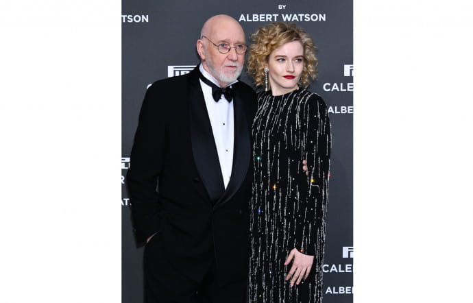 Le photographe écossais Albert Watson et l’actrice américaine Julia Garner à la soirée de présentation du calendrier Pirelli 2019. « Sometimes dreams are hard work » il affirme.