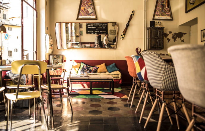 A qui le tour ? G. C. Via Mario Fusetti, 1. Tél. +39 02 35999589.