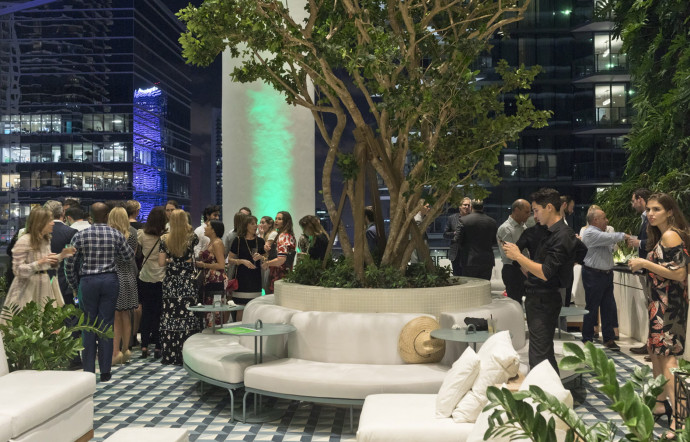 SLS Brickell : 1300 South Miami Avenue. Tél. +1 (305) 239-1300. SLS Lux : 805 South Miami Avenue. Tél. +1 (305) 455-2982. www.slshotels.com