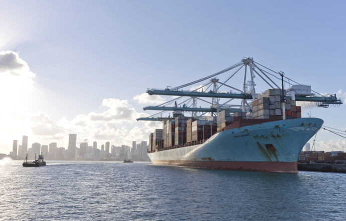 La connexion avec l’Amérique latine contribue à l’importance du port de commerce, qui accueille 1 000 navires par an.
