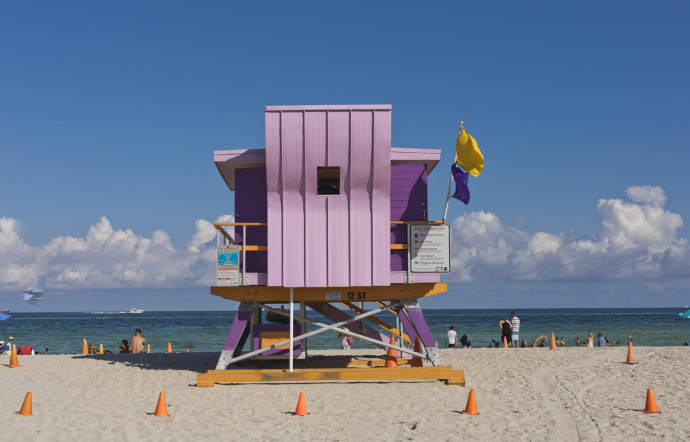 La plage de South Beach et ses célèbres cabanes de sauveteurs colorées… la ville de Miami a de nombreux et très jolis atouts pour attirer touristes et businessmen.