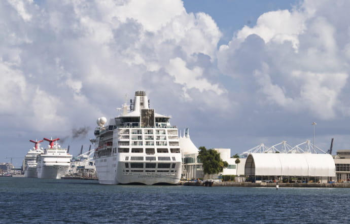 Les compagnies de croisières, comme Carnival ou Royal Caribean, ont toutes misé sur le gigantisme pour réaliser des économies d’échelle.